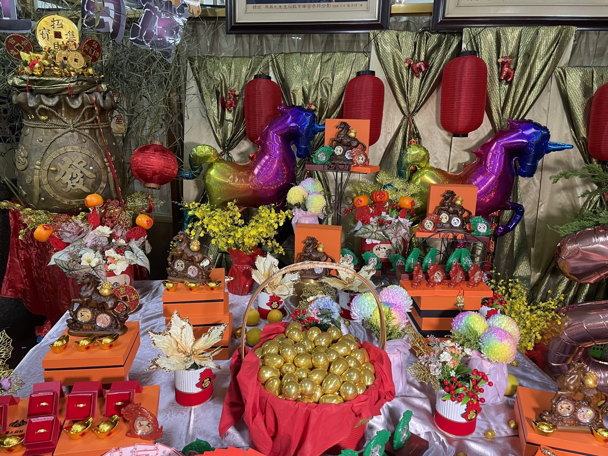 竹山紫南宮馬年錢母亮相！駿馬奔騰　寓意「馬上有錢」