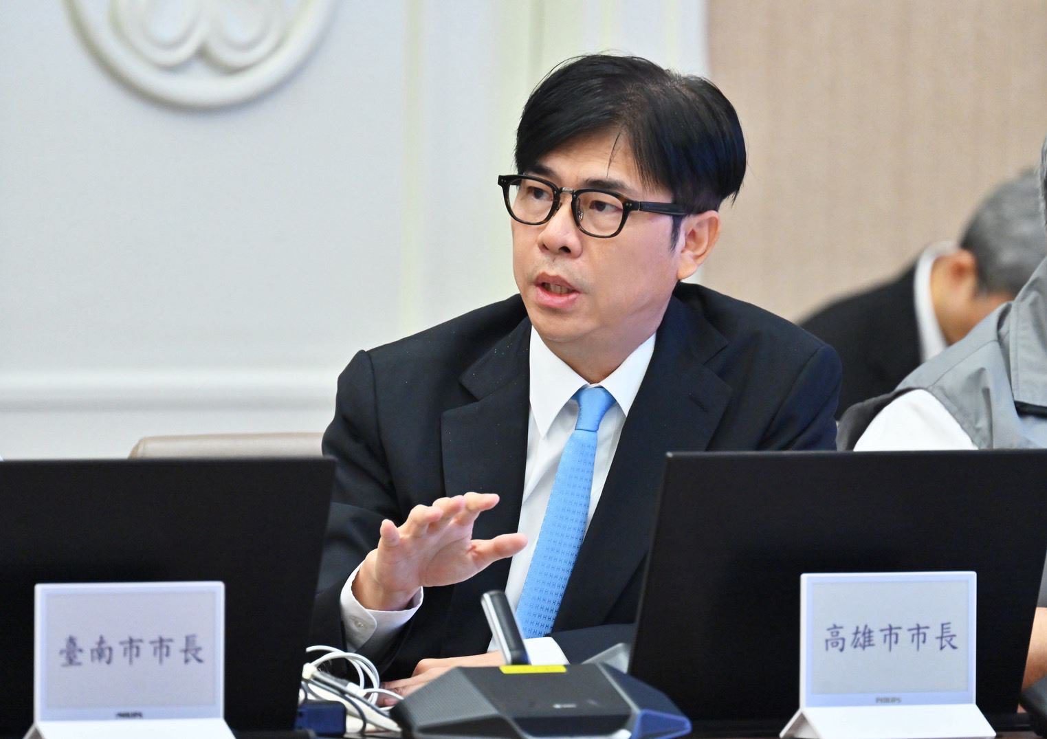 陳其邁北上列席行政院會    高雄願與中央合作    統籌分配款增加財源    用於減輕年輕人負擔