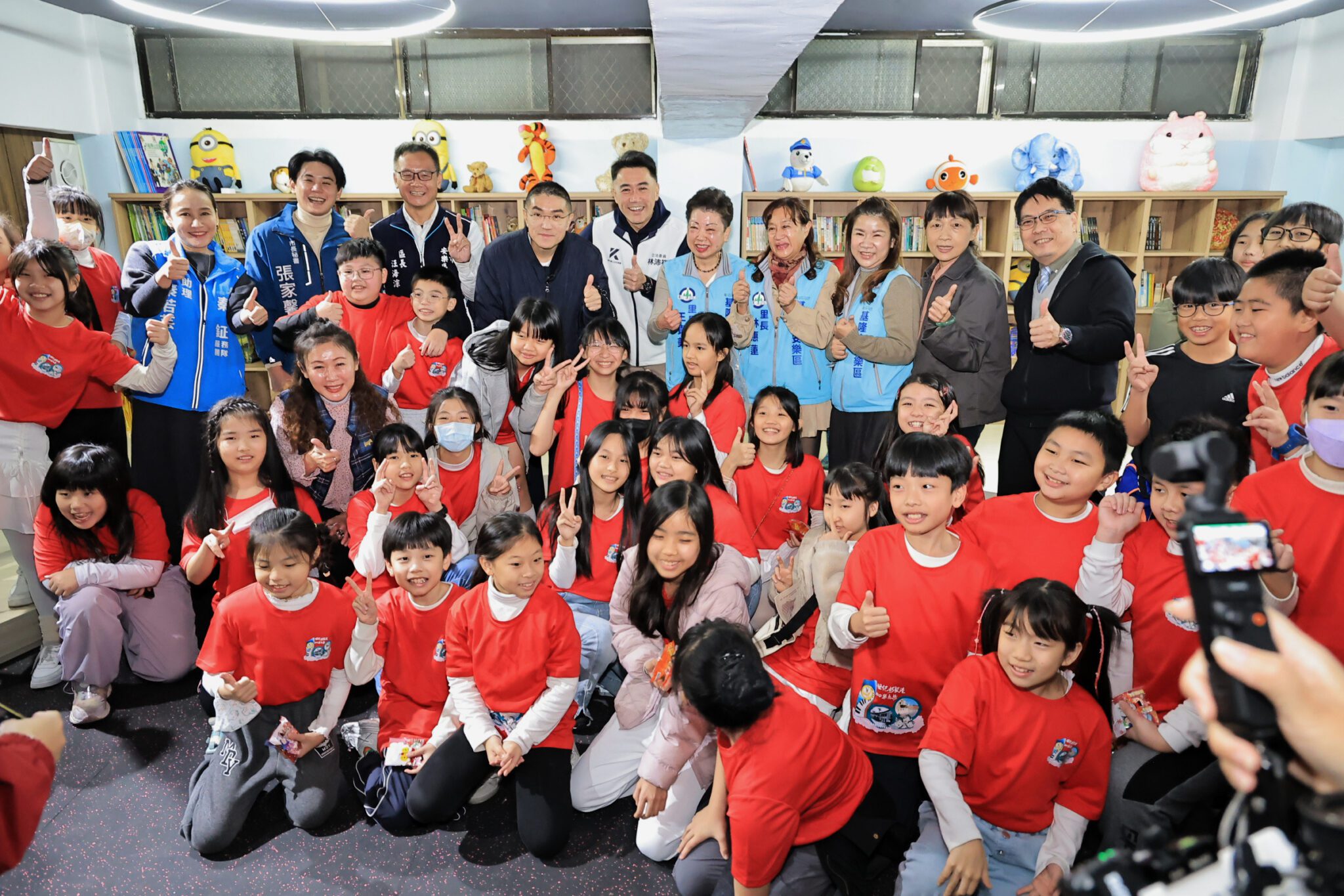 嘉仁里親子兒童圖書館啟用　謝國樑盼閱讀走入社區、陪伴孩子成長