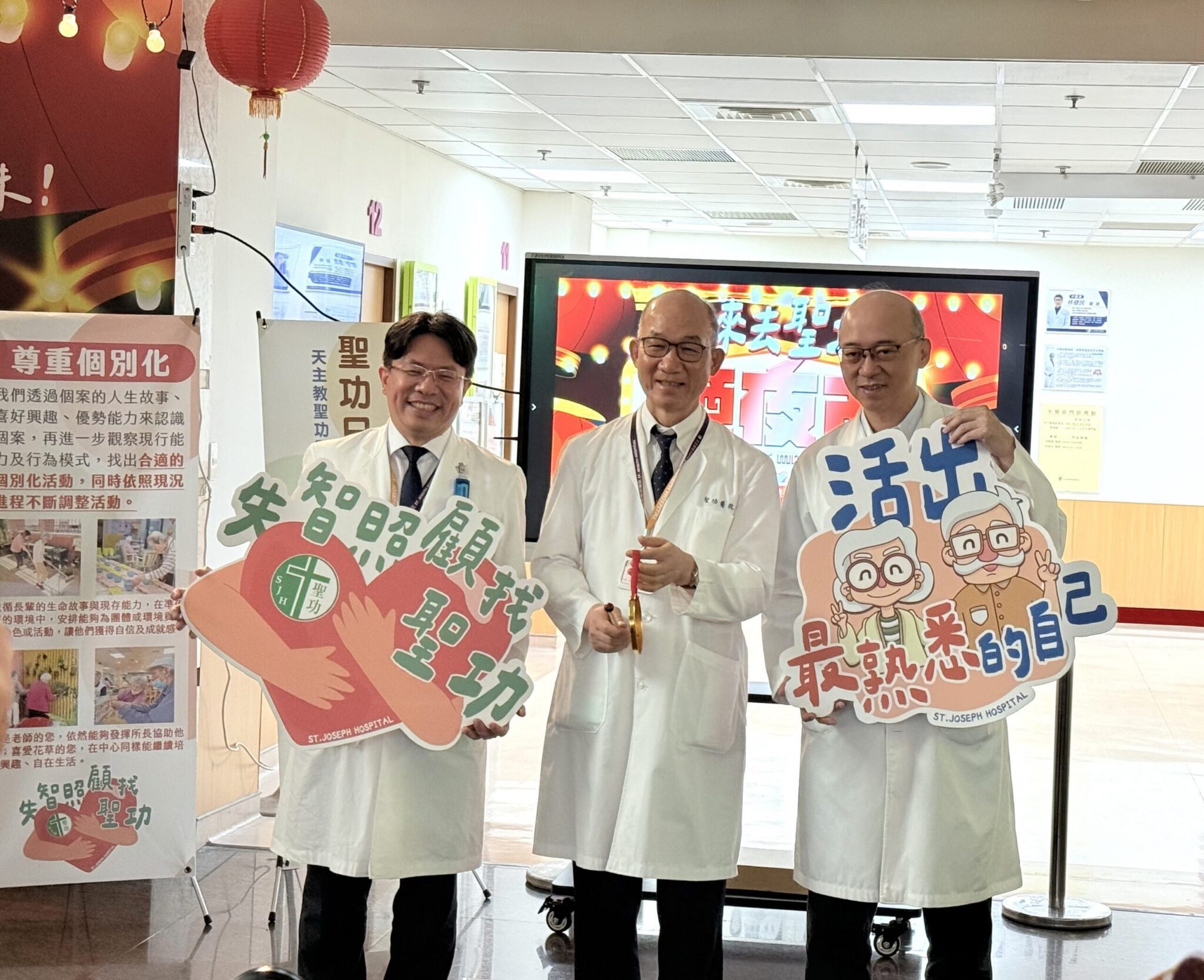 失智長輩化身夜市老闆　來去聖功迺夜市