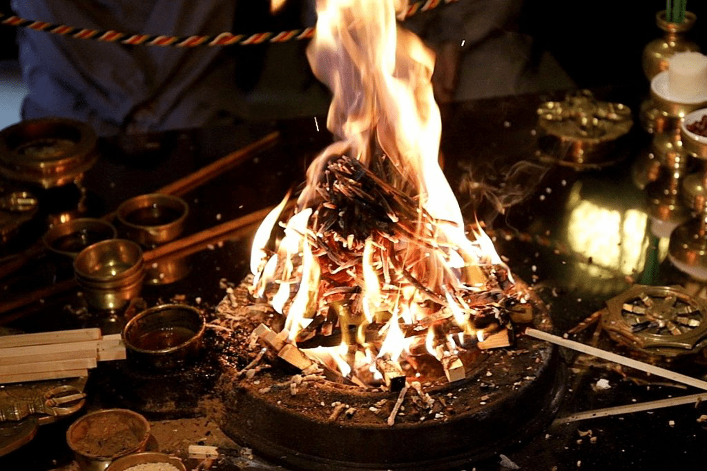 智慧之火，焚生命障礙   10/18薩迦派四臂伏魔金剛手的火供邀約─從創傷到重生的宗教饗宴