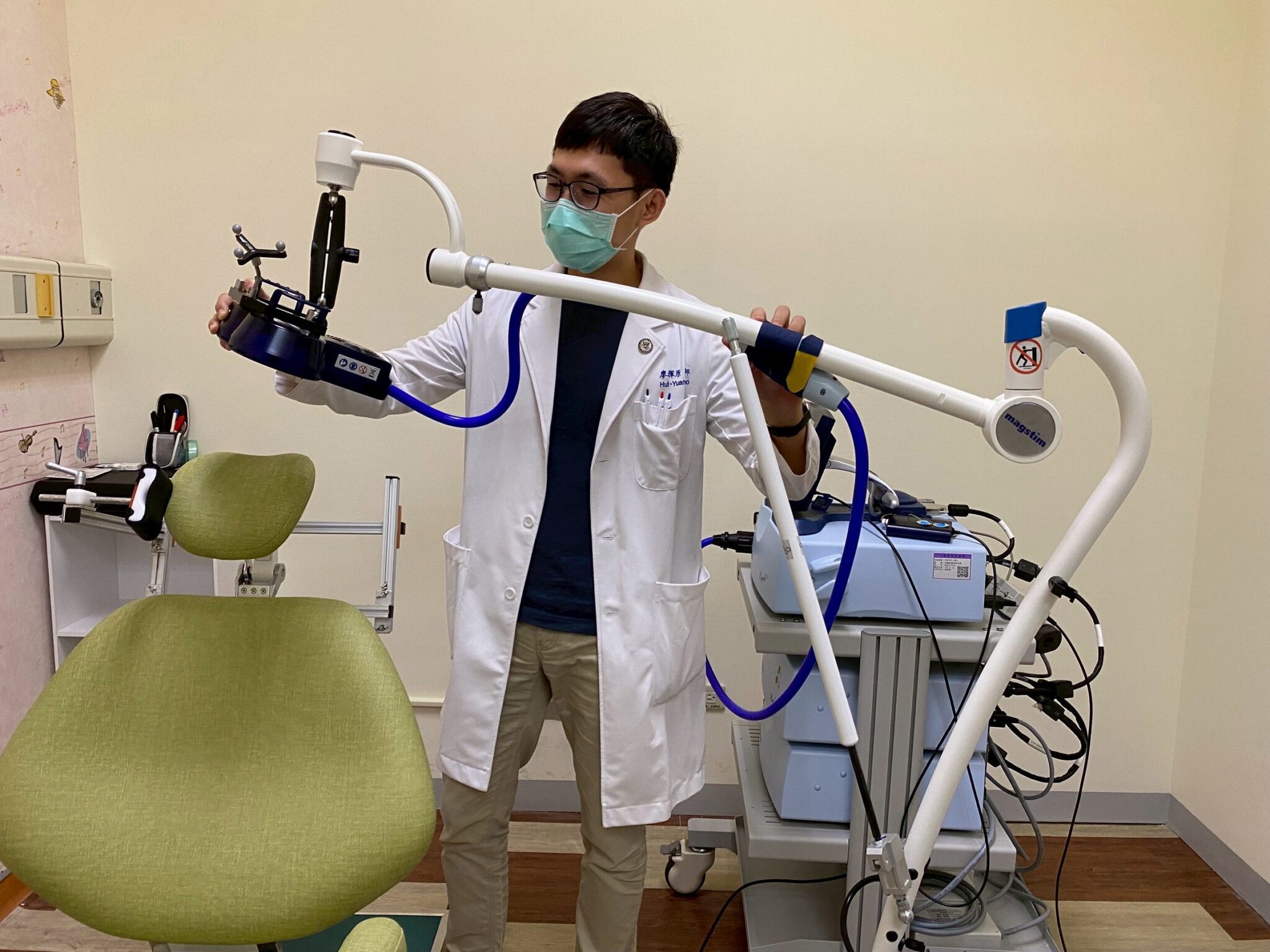 「看見希望的光」　工程師透過重複經顱磁刺激術　走出憂鬱幽谷