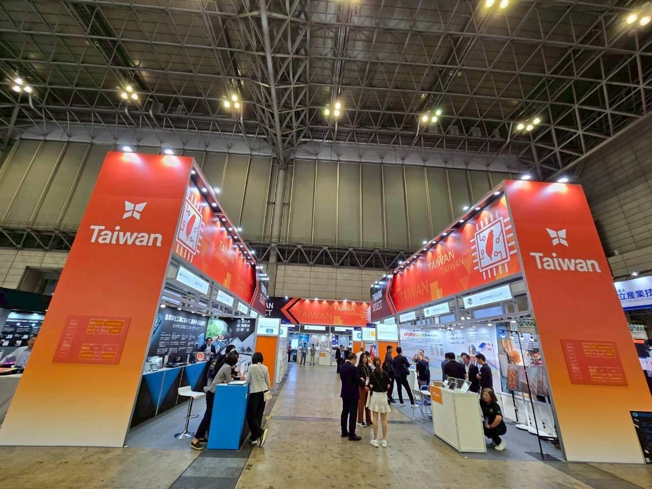 高市資訊處參訪日本最尖端電子資訊高科技綜合展　 AI轉型與應用新趨勢