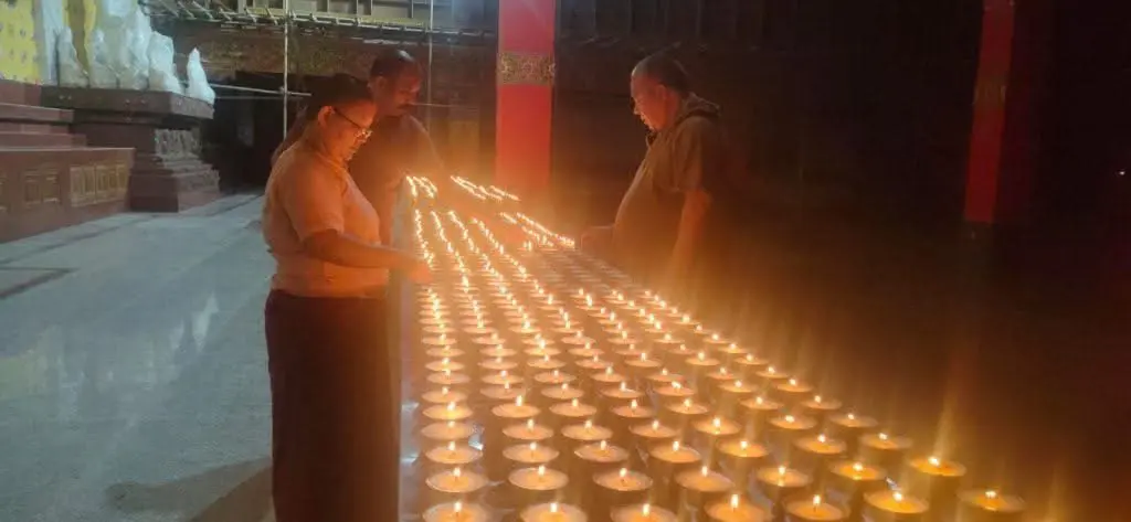 祈福為何總要點燈？  薩迦文殊佛學會推「千燈祈福」，台灣與佛陀聖地-「菩提伽耶」兩地同明！