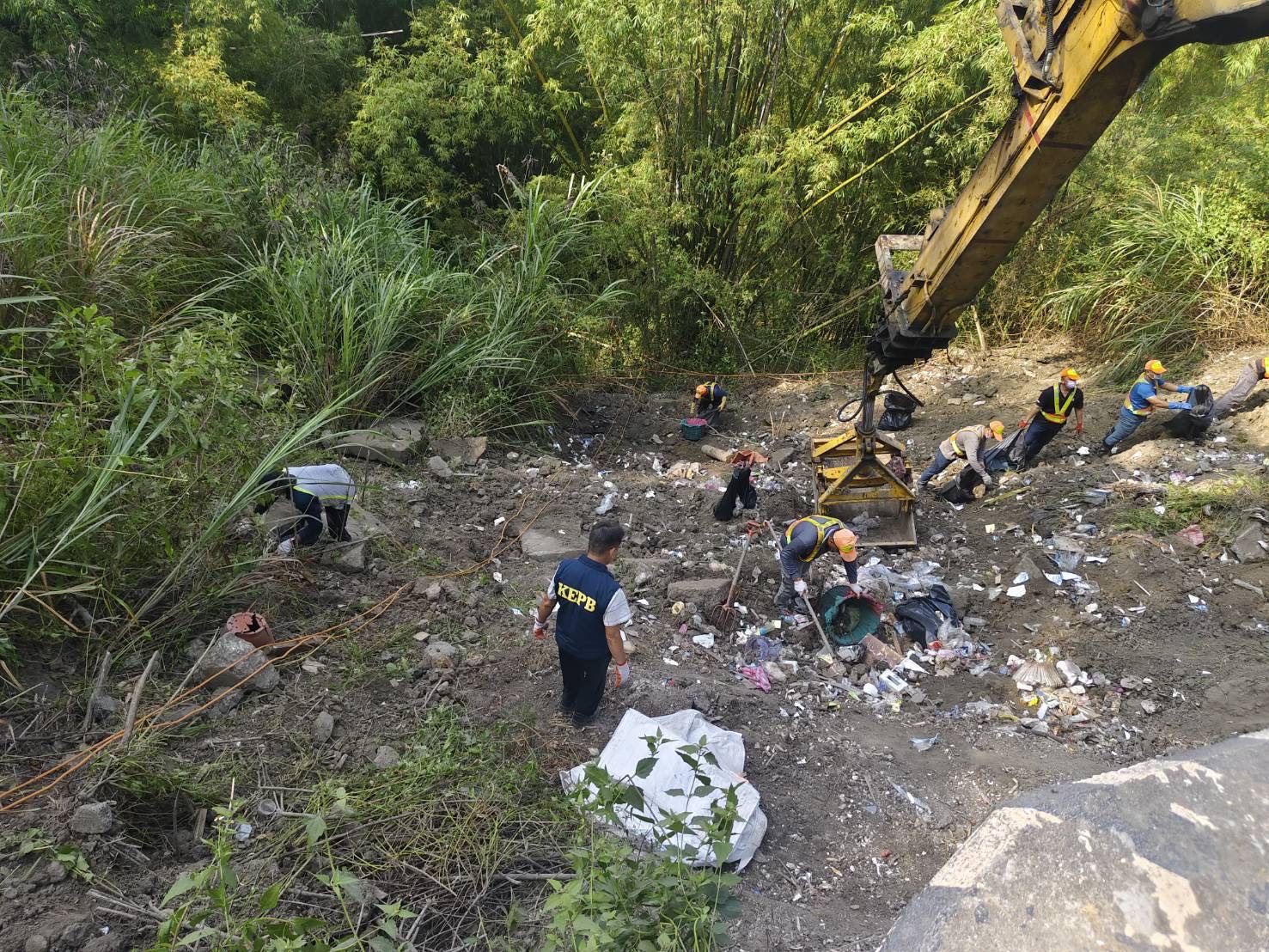 環保局火速清理月世界垃圾　檢警掌控嫌疑人擴大偵察