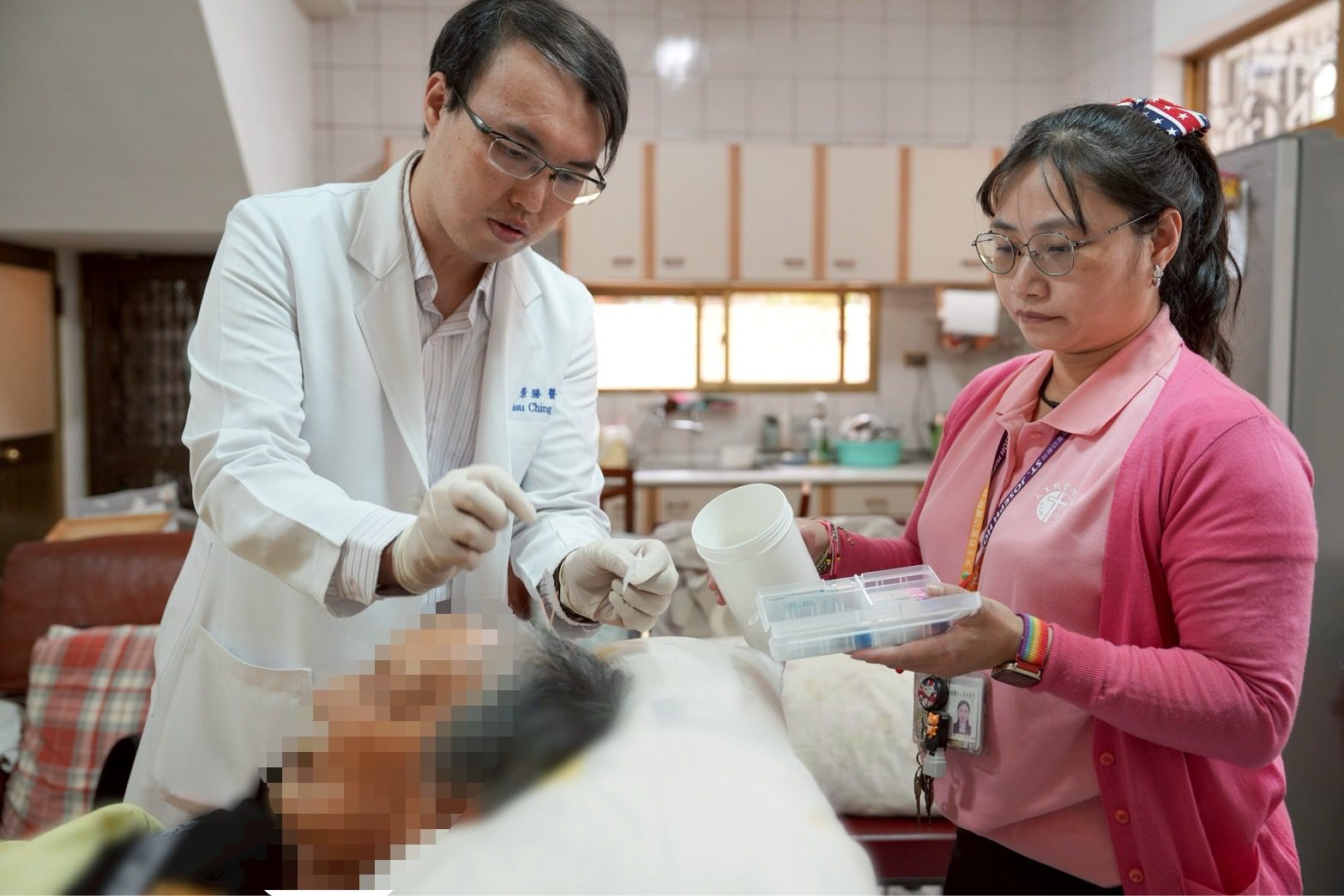 醫師到你家　天主教聖功醫院中醫部與居家護理所　推出「中醫到宅針灸」