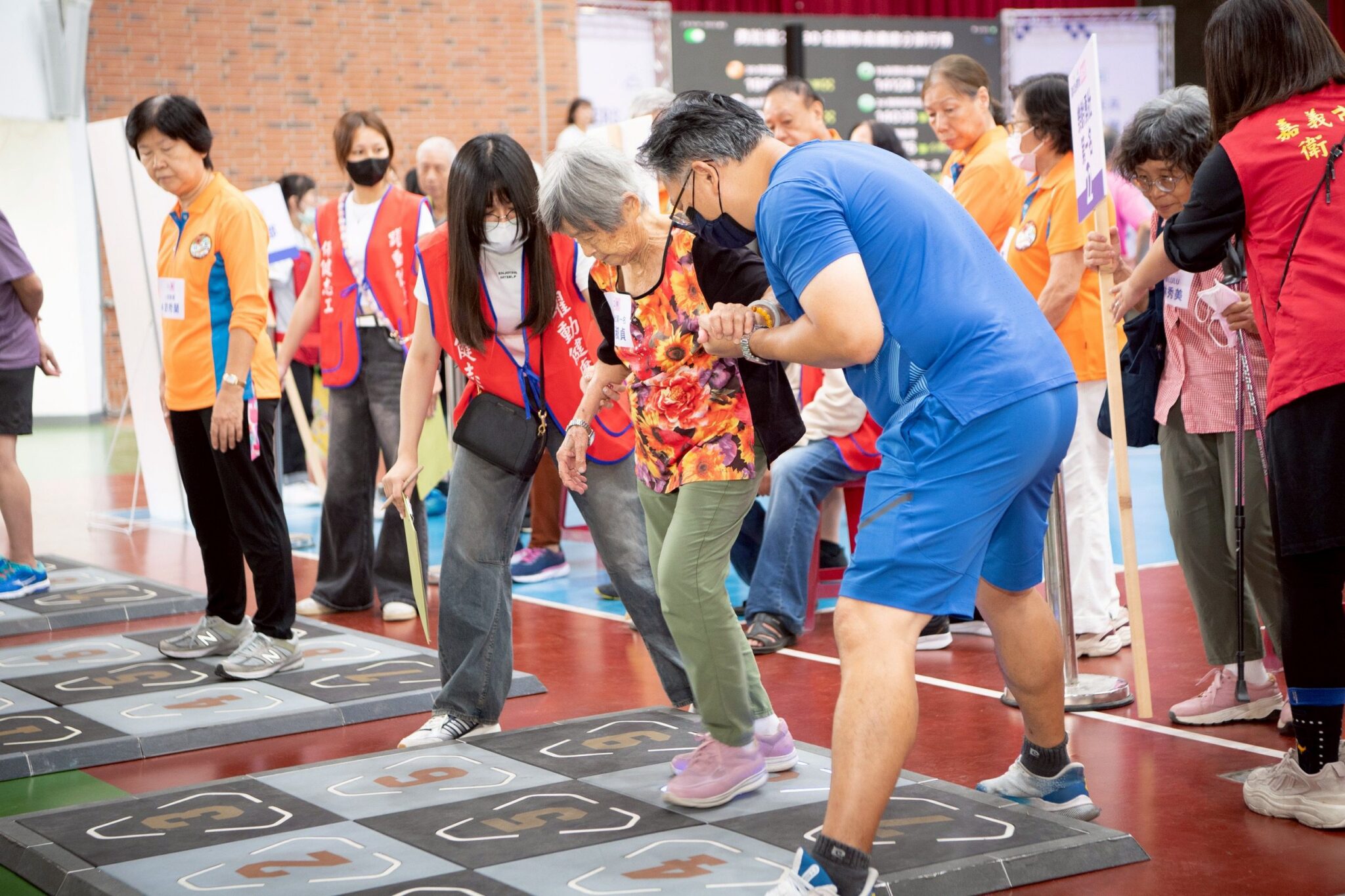 平均72.3歲超勇壯！嘉義科技運動會240位長輩秀身手