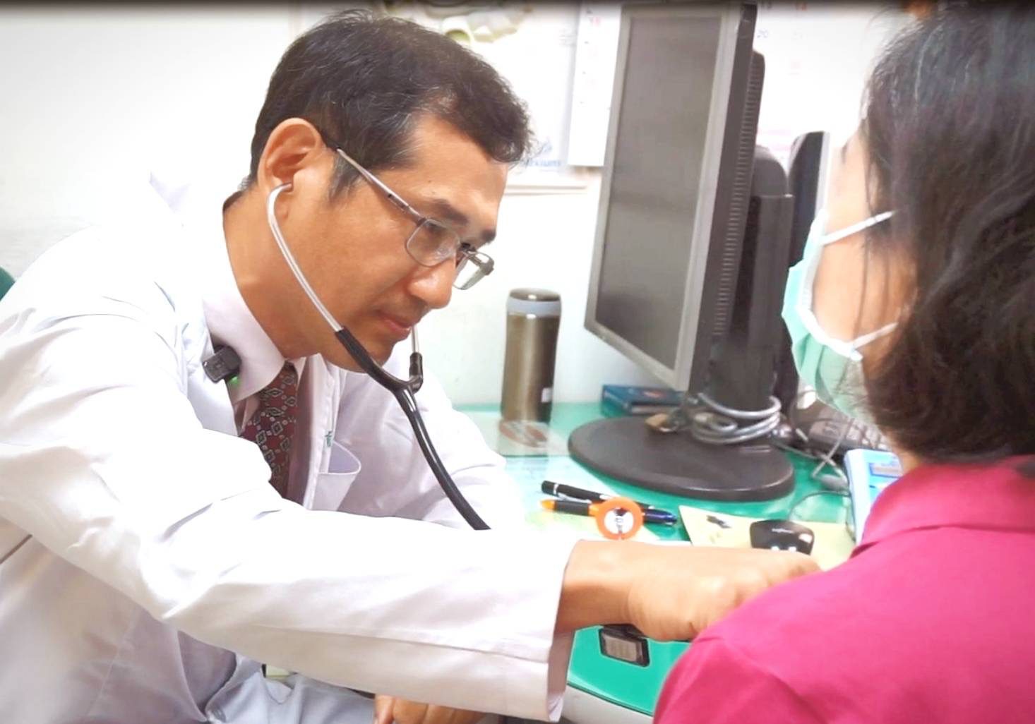 母親失智、女兒壓力爆棚　醫院整合照護解開親情困境