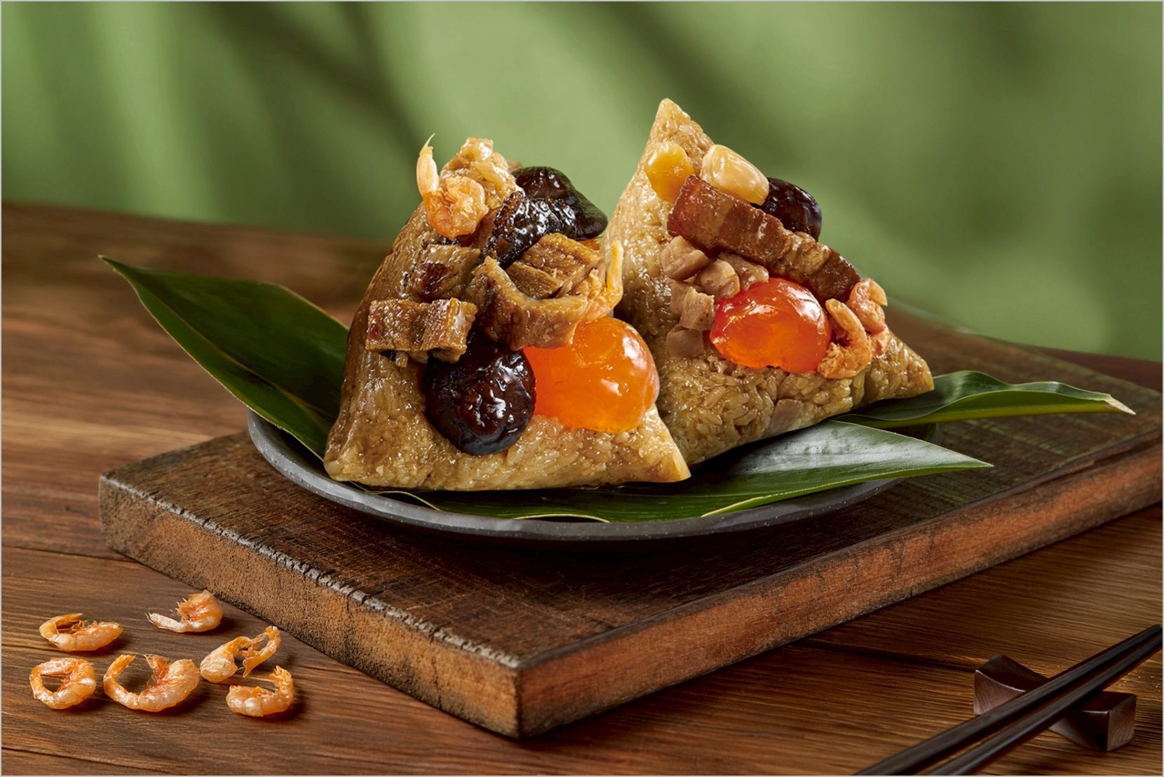 【2025肉粽推薦】必吃名店特輯：寒舍、金賞軒、乾家粿粽、一品花雕雞、糯夫米糕、阿發師南北粽、楊哥楊嫂等，momo賞星鮮宅配不用排隊 滿額送Staub再抽德國雙人好禮