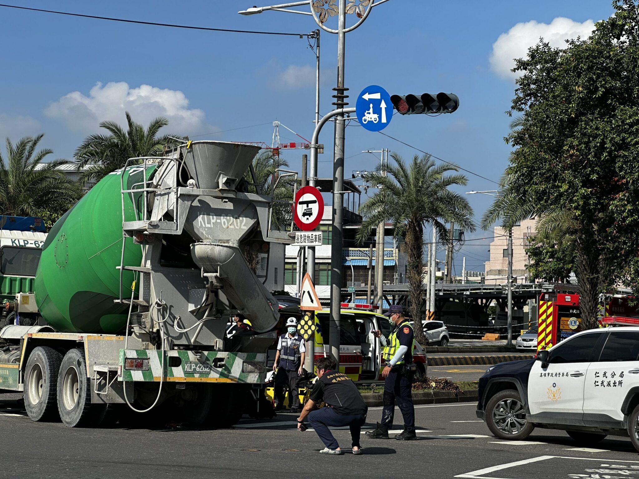 水泥預拌車轉彎疑視線死角　輾斃75歲單車婦人