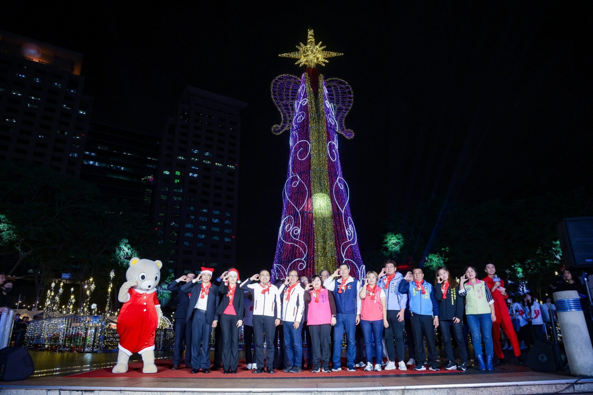 德國耶誕市集今起連三天登場 侯友宜邀民眾嚐異國美食 欣賞全新主燈故事 德國耶誕市集今起連三天登場 侯友宜邀民眾嚐異國美食 欣賞全新主燈故事