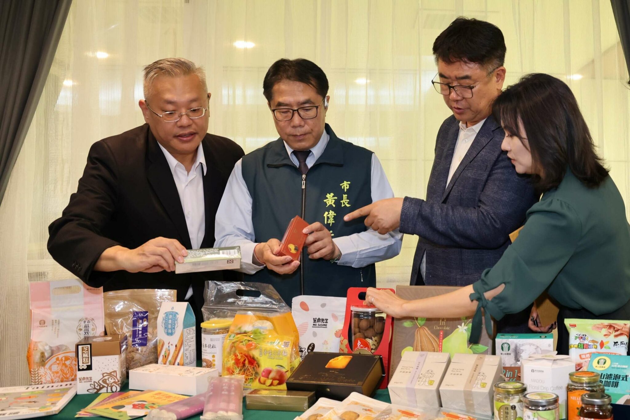 黃偉哲見證簽署合作意向書   台南愛文芒果、金鑽鳳梨成功打入韓國市場