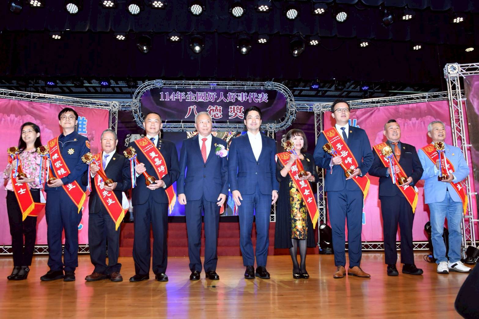 全國好人好事表揚大會 蔣萬安:施比受更有福是臺灣最動人的力量 全國好人好事表揚大會 蔣萬安:施比受更有福是臺灣最動人的力量