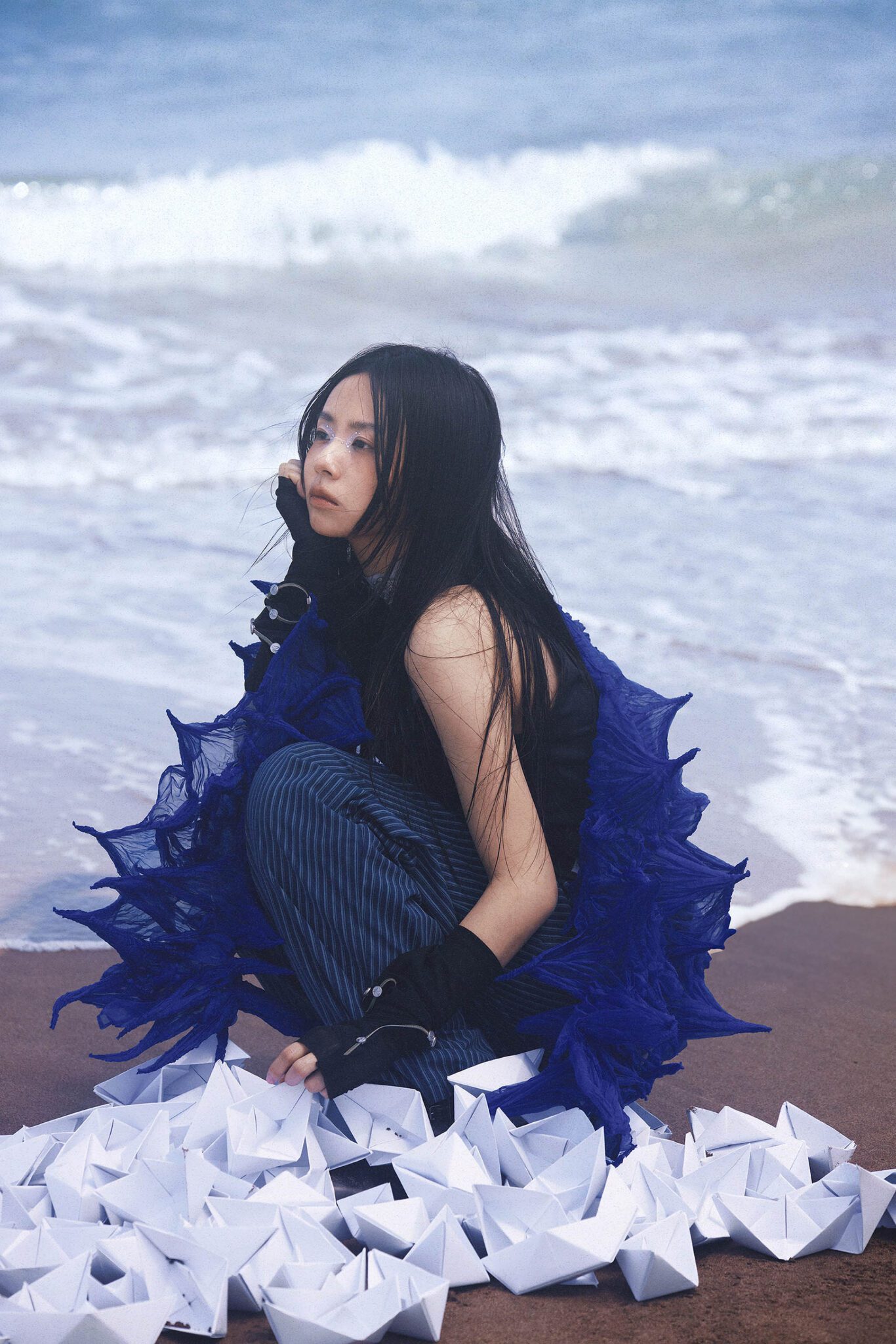 163braces探討孤單 觀察自我懷疑與重生  融合海洋生物的意象