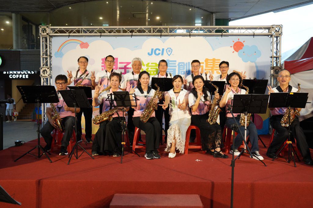 陳乃瑜舉辦「親子公益青創市集」 鼓隊、馬戲團、公益攤位熱鬧登場 | 索引新聞 INDEX News 陳乃瑜舉辦「親子公益青創市集」 鼓隊、馬戲團、公益攤位熱鬧登場