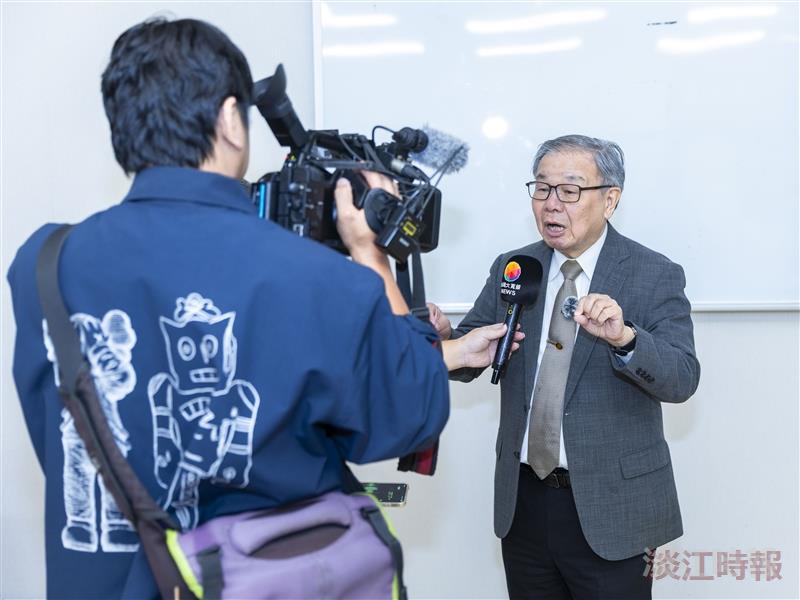 智慧e筆「書作玉成」系統發表 淡江大學完成AI書法家的最後一哩路 智慧e筆「書作玉成」系統發表 淡江大學完成AI書法家的最後一哩路