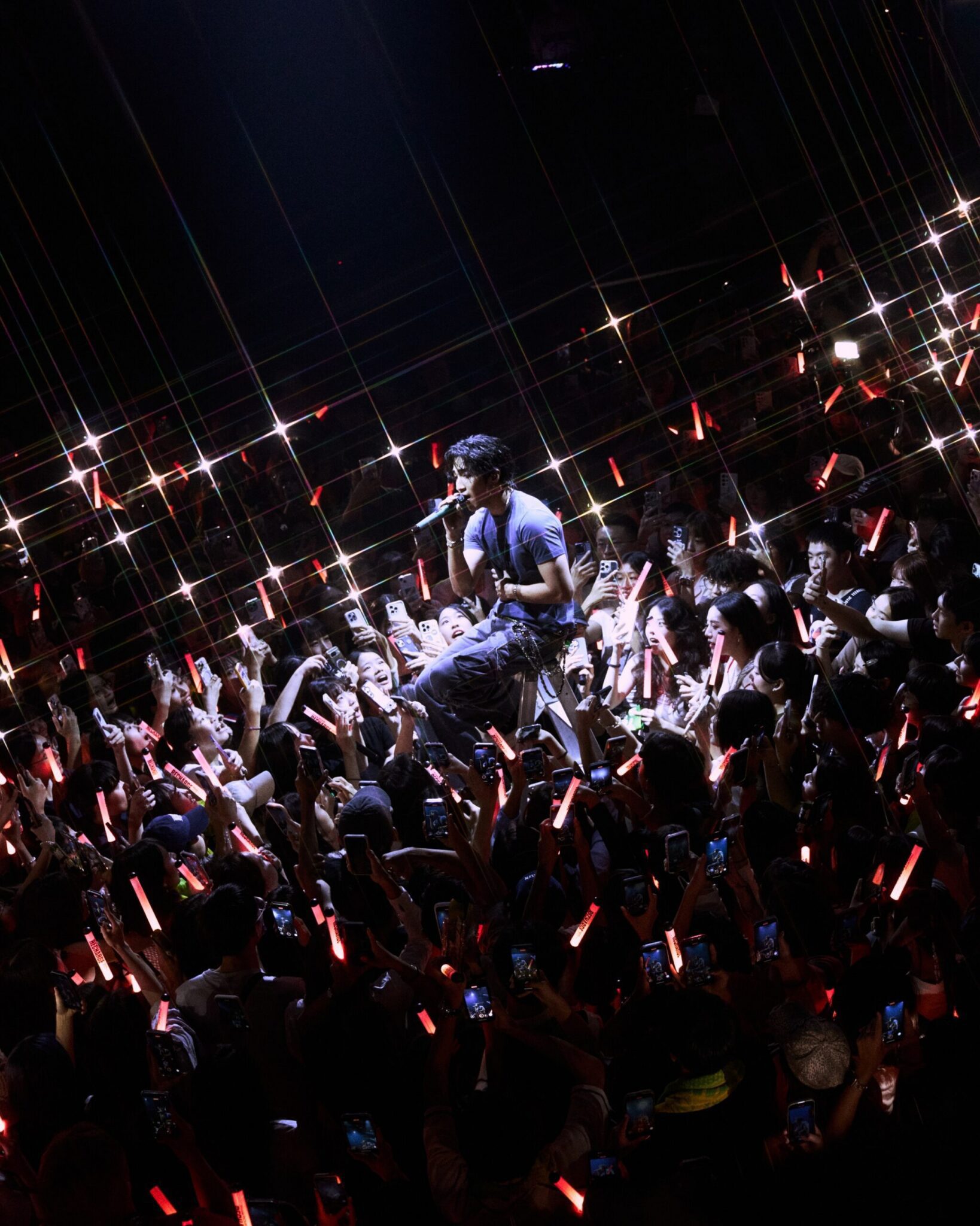 婁峻碩生日開唱化身「人型行動電源」拋多重驚喜彩蛋為歌迷(充電)