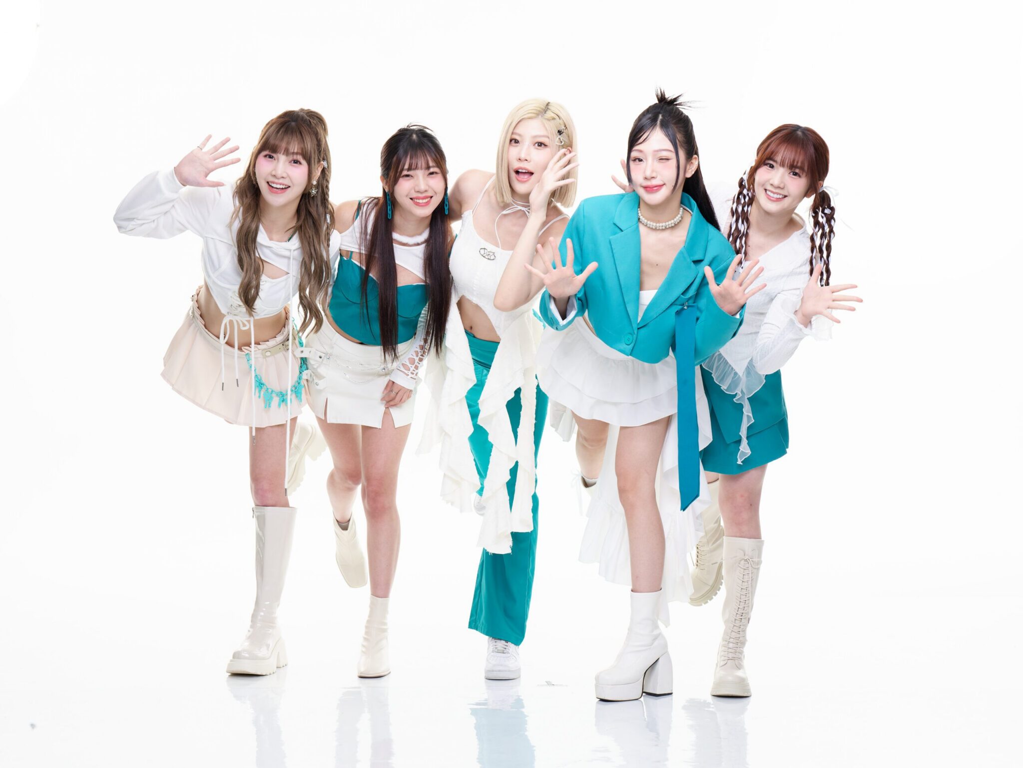 MEME跨界女團 球場華麗變身