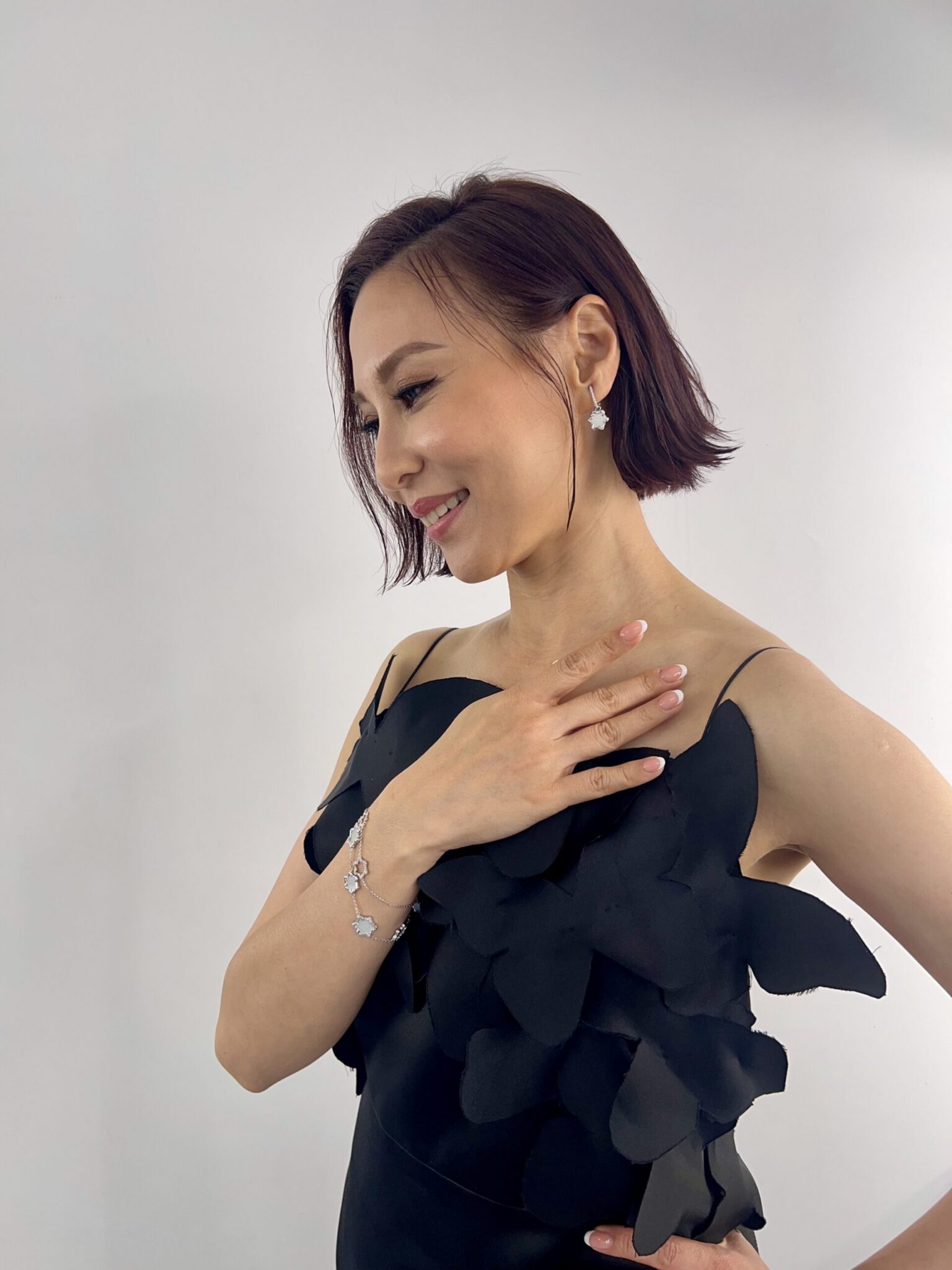 林凡金鐘60挑戰出道25年最難舞台 以絕美戰袍秀美背狠甩三公斤