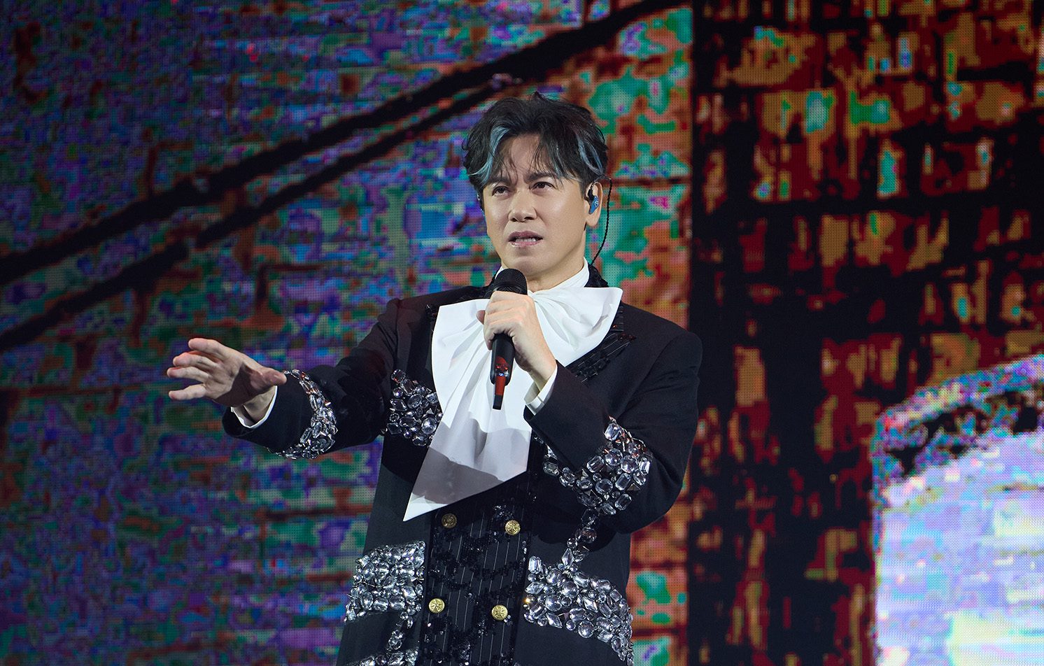 李聖傑出道26年圓華麗攻蛋夢 開場激動卡關兩分鐘說不出話來