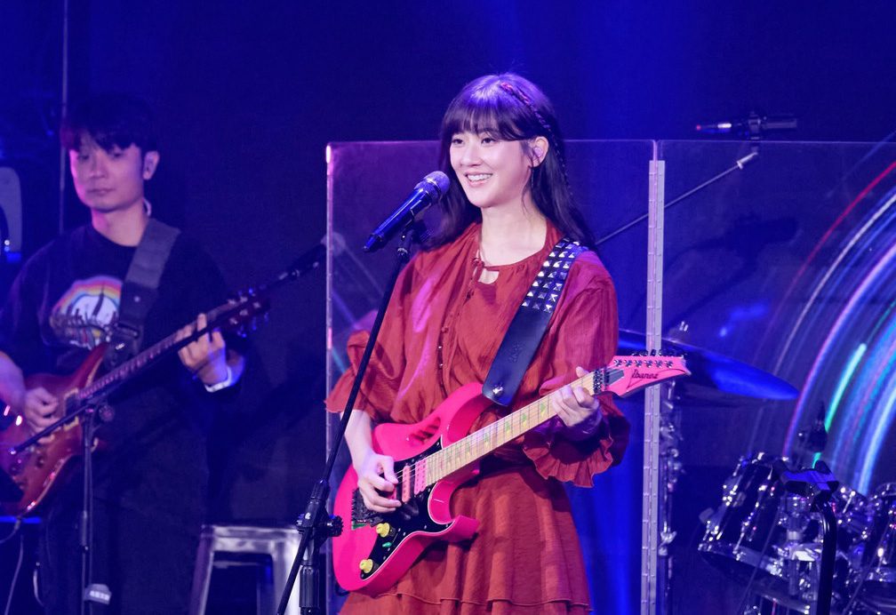 音樂精靈林逸欣生日開唱 輪番請出3位嘉賓鋼琴 小提琴和電吉他一同飆演 音樂精靈林逸欣生日開唱 輪番請出3位嘉賓鋼琴 小提琴和電吉他一同飆演