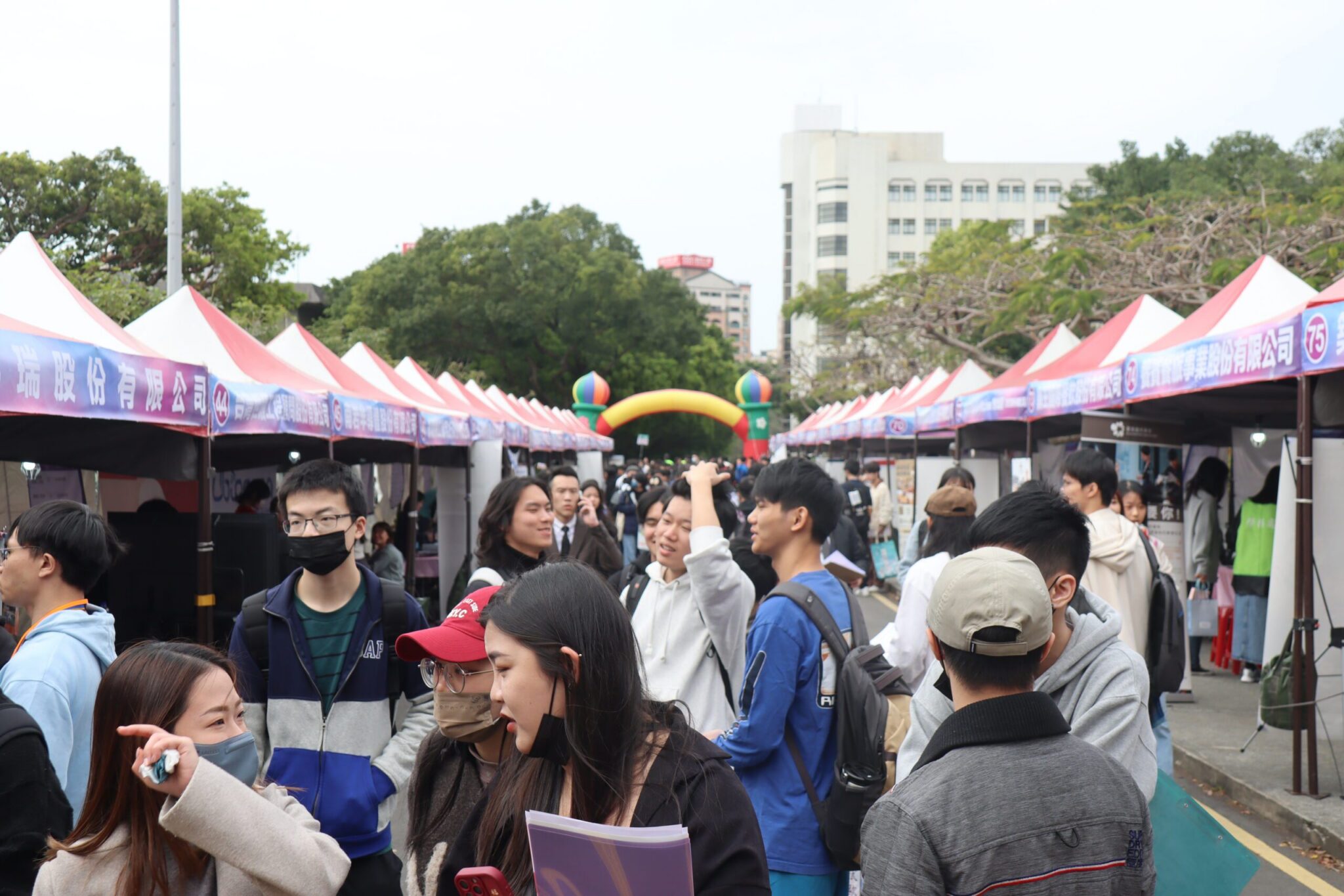 2025新北校園就博會登場 淡江大學明(3/12)率先開跑 95家廠商釋出逾4000職缺 2025新北校園就博會登場 淡江大學明(3/12)率先開跑 95家廠商釋出逾4000職缺