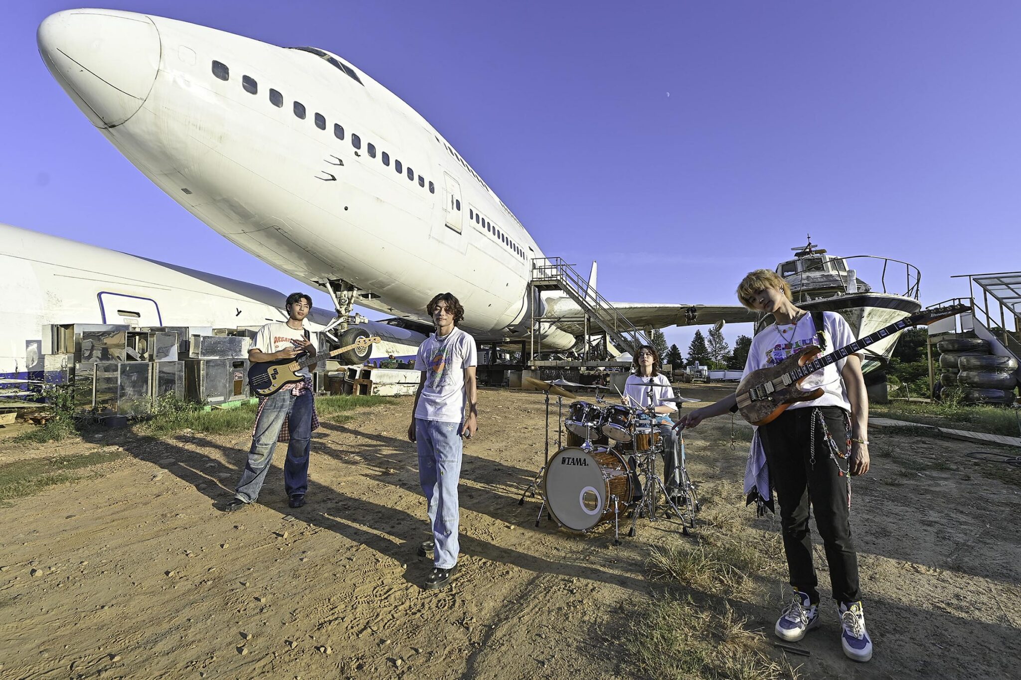 帕拉斯 PALLAS 出道首支 MV 數十億場景+巨無霸客機實拍 就玩這麼大 帕拉斯 PALLAS 出道首支 MV 數十億場景+巨無霸客機實拍 就玩這麼大