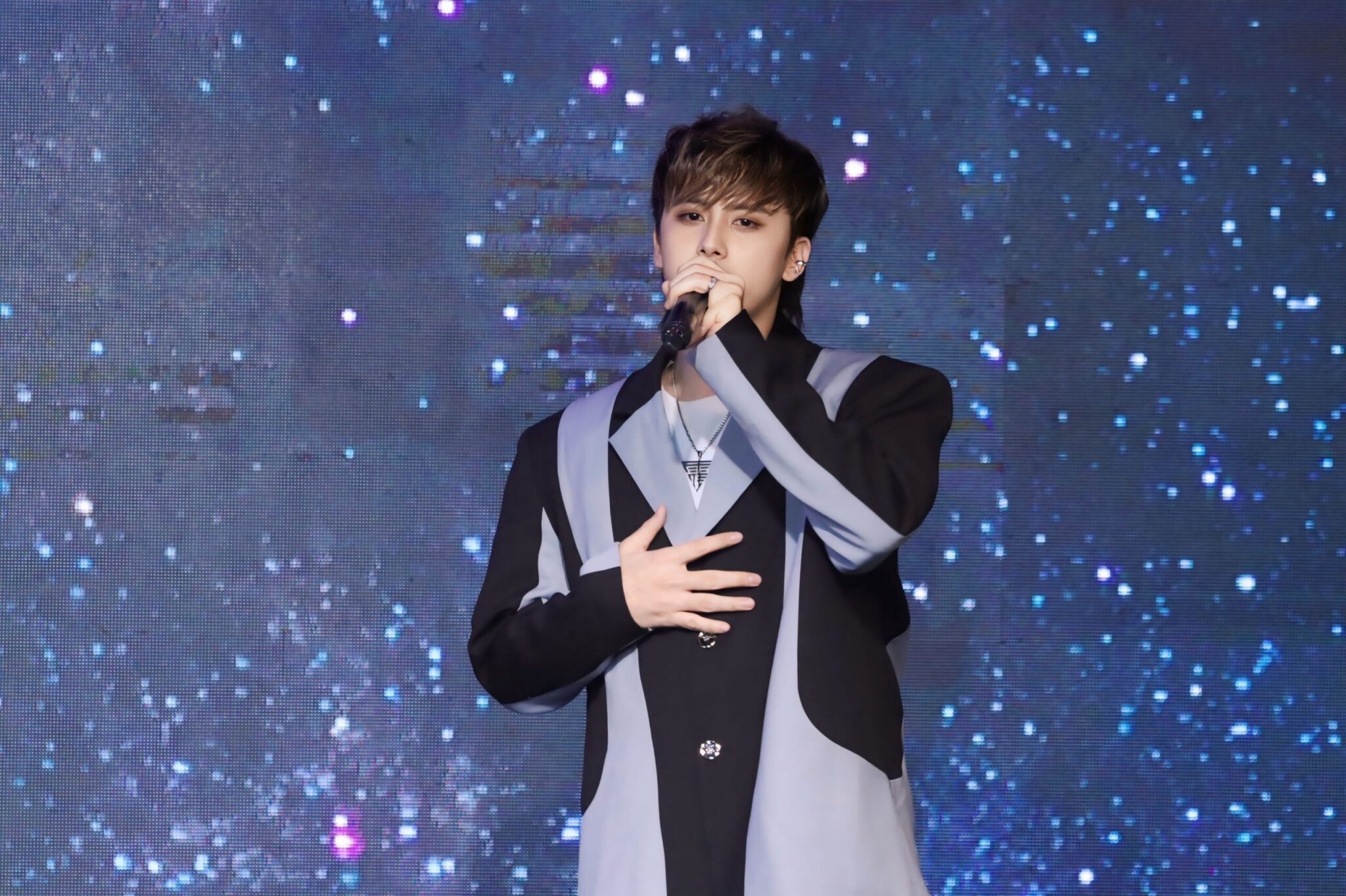 田亞霍三十而立辦生日音樂會狂發好友卡 眾星友跨刀獻藝 田亞霍三十而立辦生日音樂會狂發好友卡 眾星友跨刀獻藝