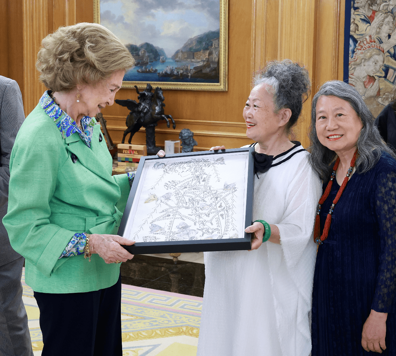 新竹藝術家朱麗麗的墨線畫西班牙太后蘇菲亞收藏