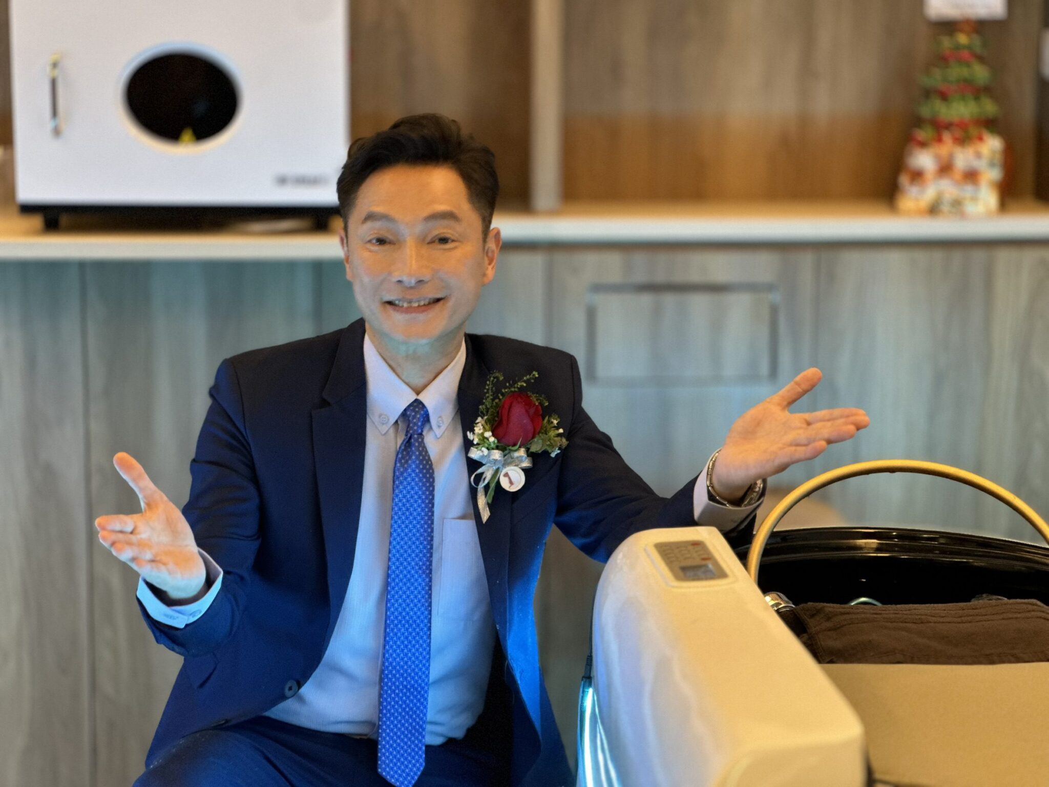 雅諾絲頭皮養護中心打造科技結合時尚養護，謝祖武直呼頂上煥然一新