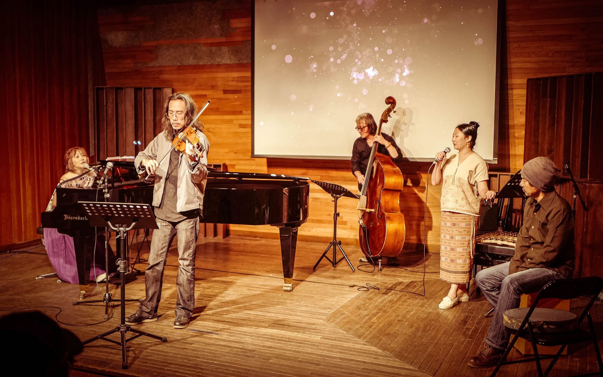 阮丹青唱盡人生四季 從山到海從旅途到舞台 闊別樂壇華麗回歸