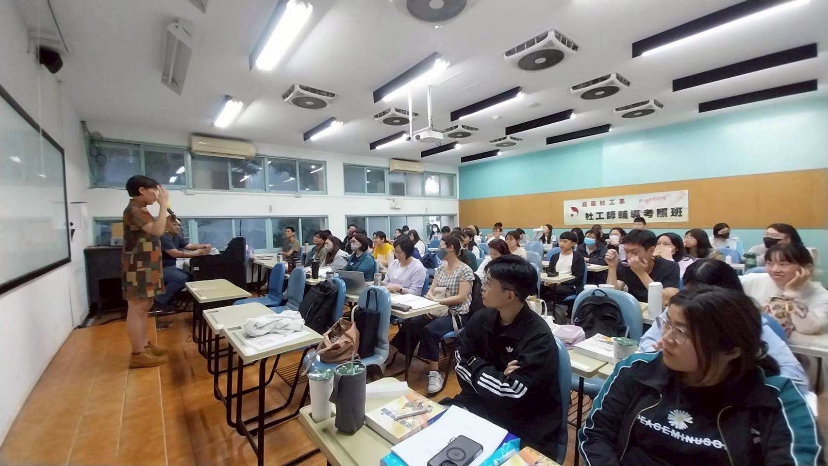 38嘉藥社工師誕生 國考通過116%成長