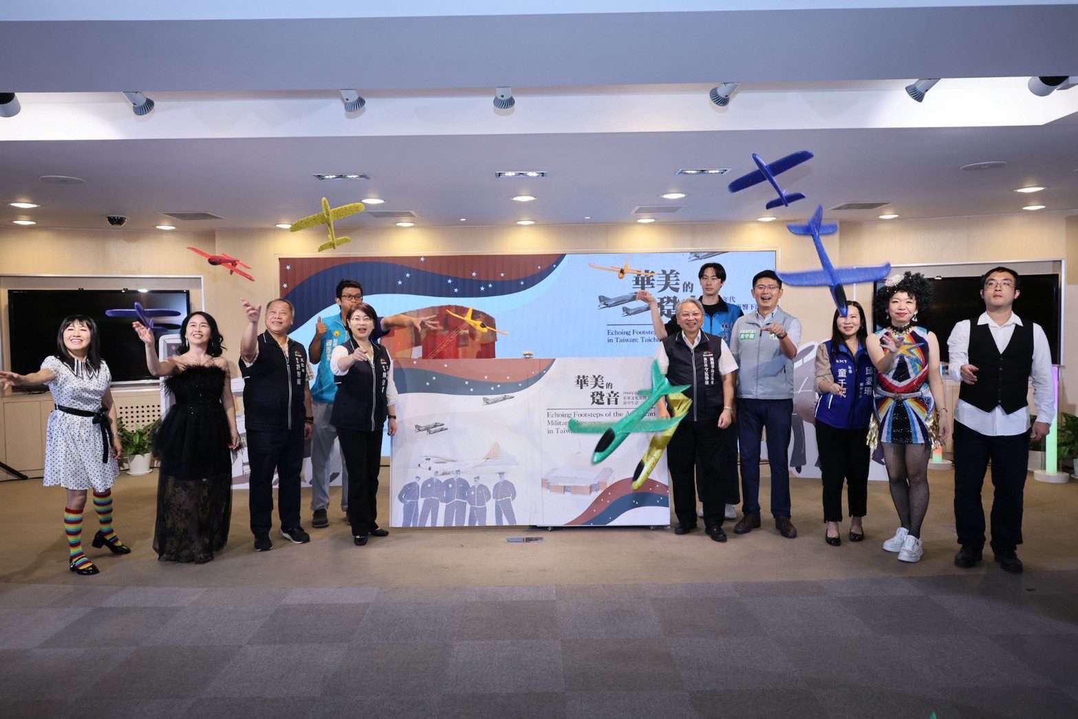 以溫度抒寫歷史！　《華美的跫音》專書英文版發行 台中美軍生活記憶躍上全球閱讀平台