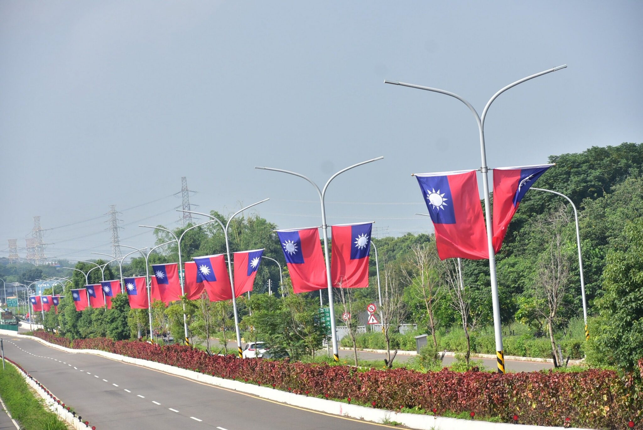 旗耀台中　全城飄揚 中市1.6萬面國旗迎雙十