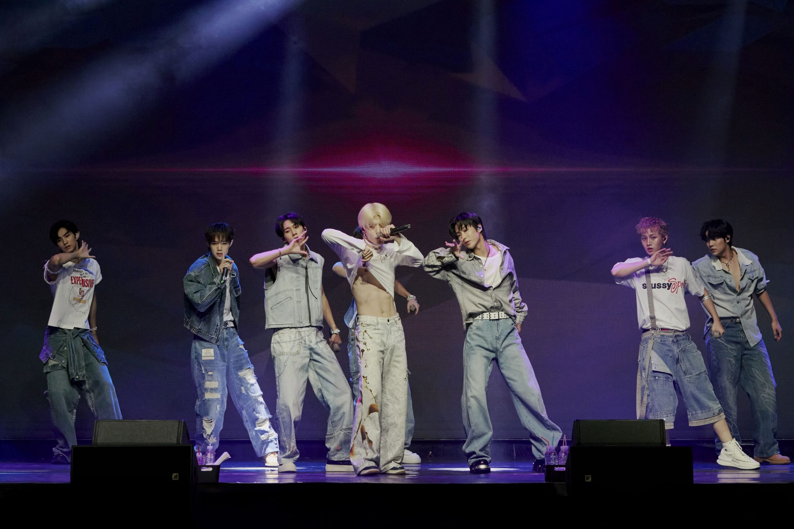 ARKis 首場見面會 告白粉絲加碼8人完整版登場〈上癮〉