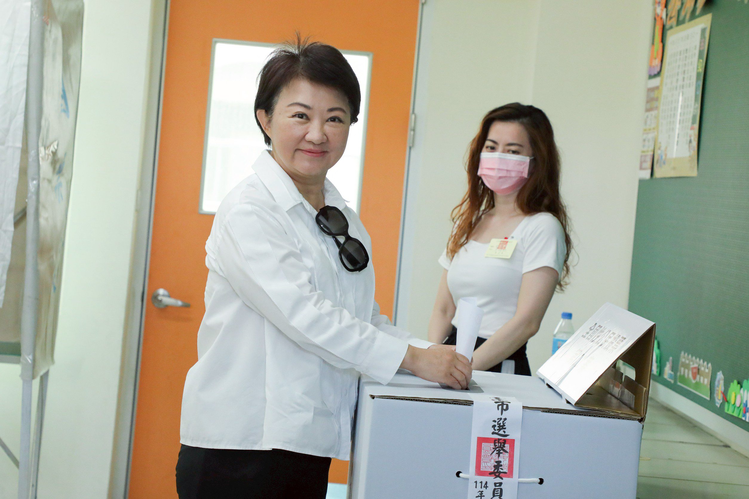 核三重啟公投、台中3選區立委罷免案投票今登場 盧市長赴健行國小投票