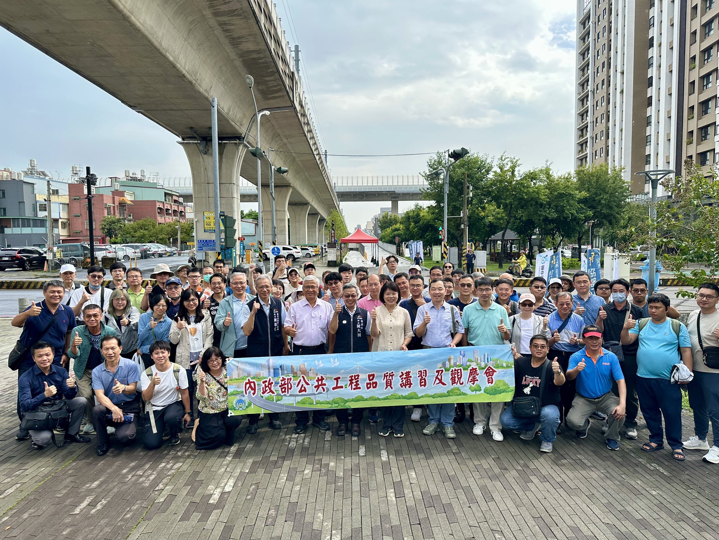 見證自行車跨橋創新工法與生態典範！　內政部組團觀摩台中「綠空廊道」
