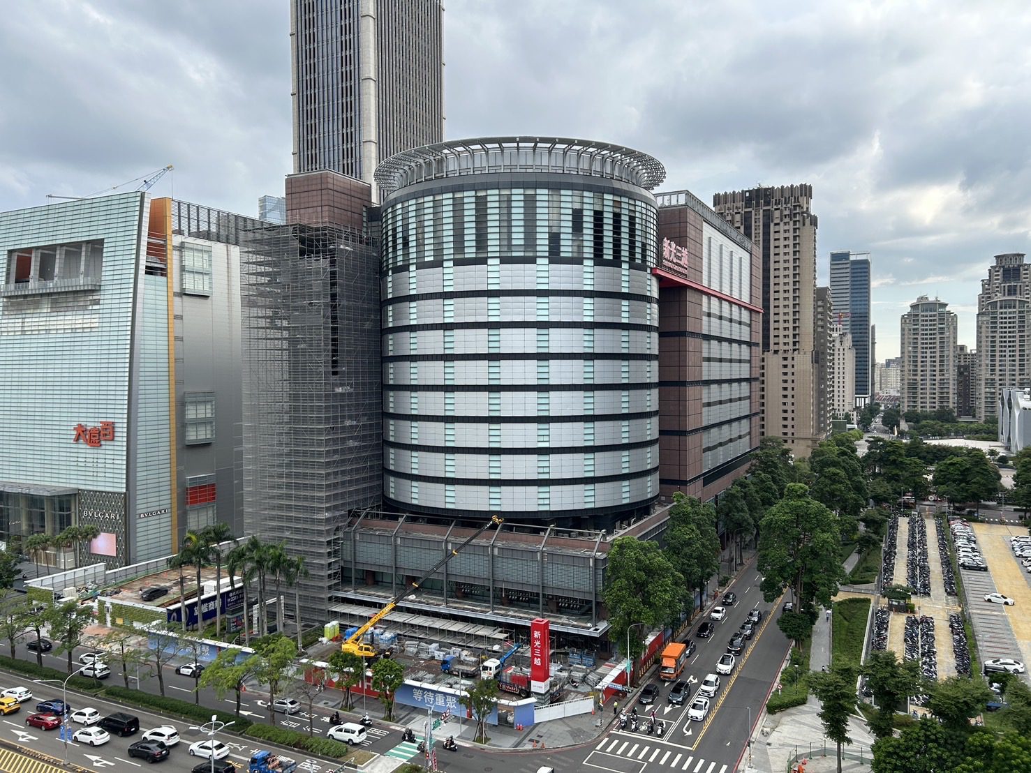 新光三越9月10日開始進貨　都發局：依計畫實施管制 確保公共安全