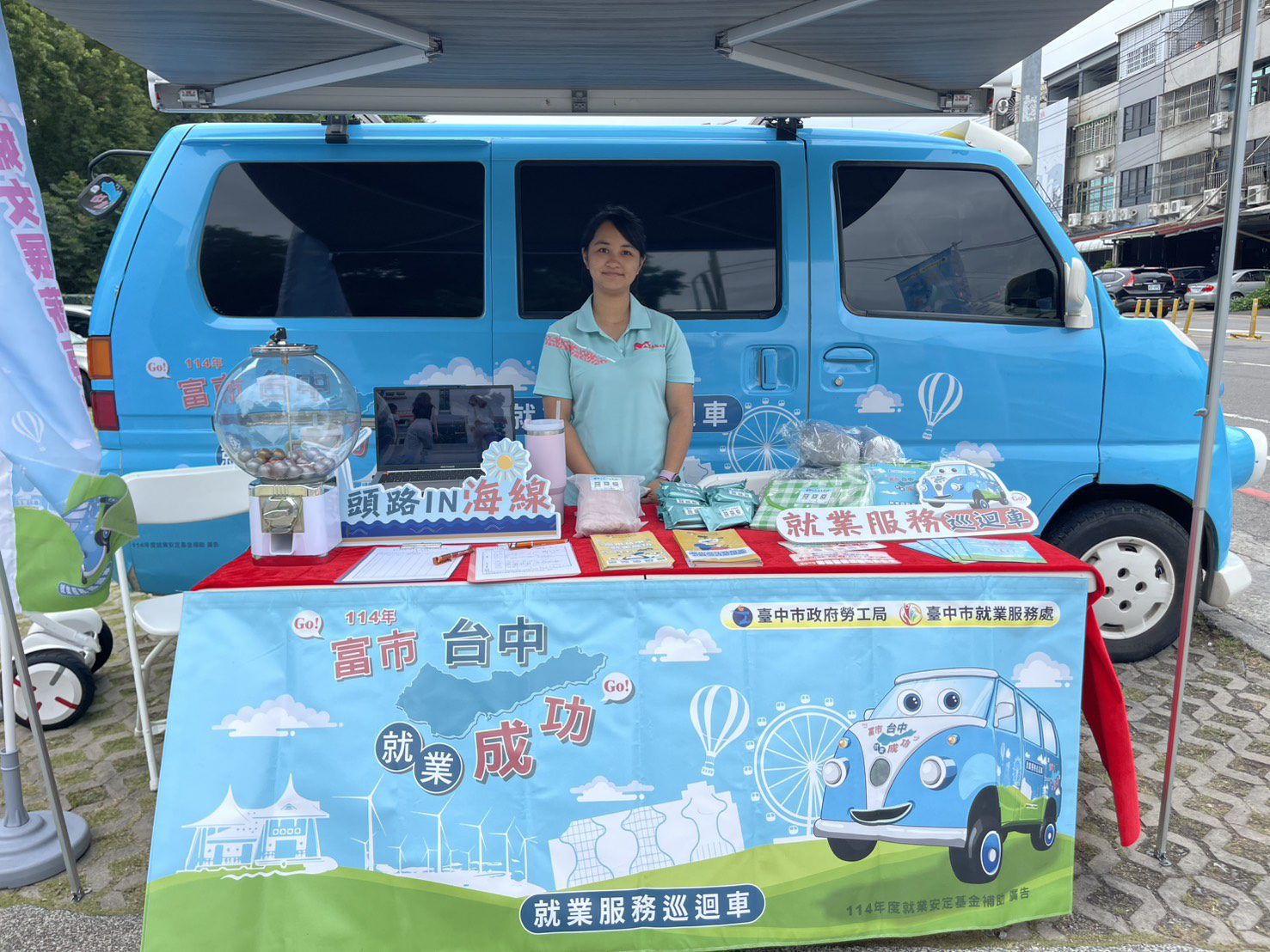 中市勞工局就業服務巡迴車 走透透提供即時服務 中市勞工局就業服務巡迴車 走透透提供即時服務