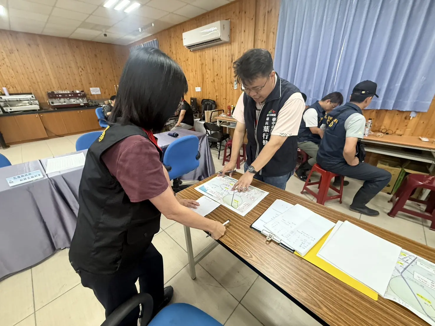 挺進花蓮馳援　中市建設局重機具投入泥濘災區