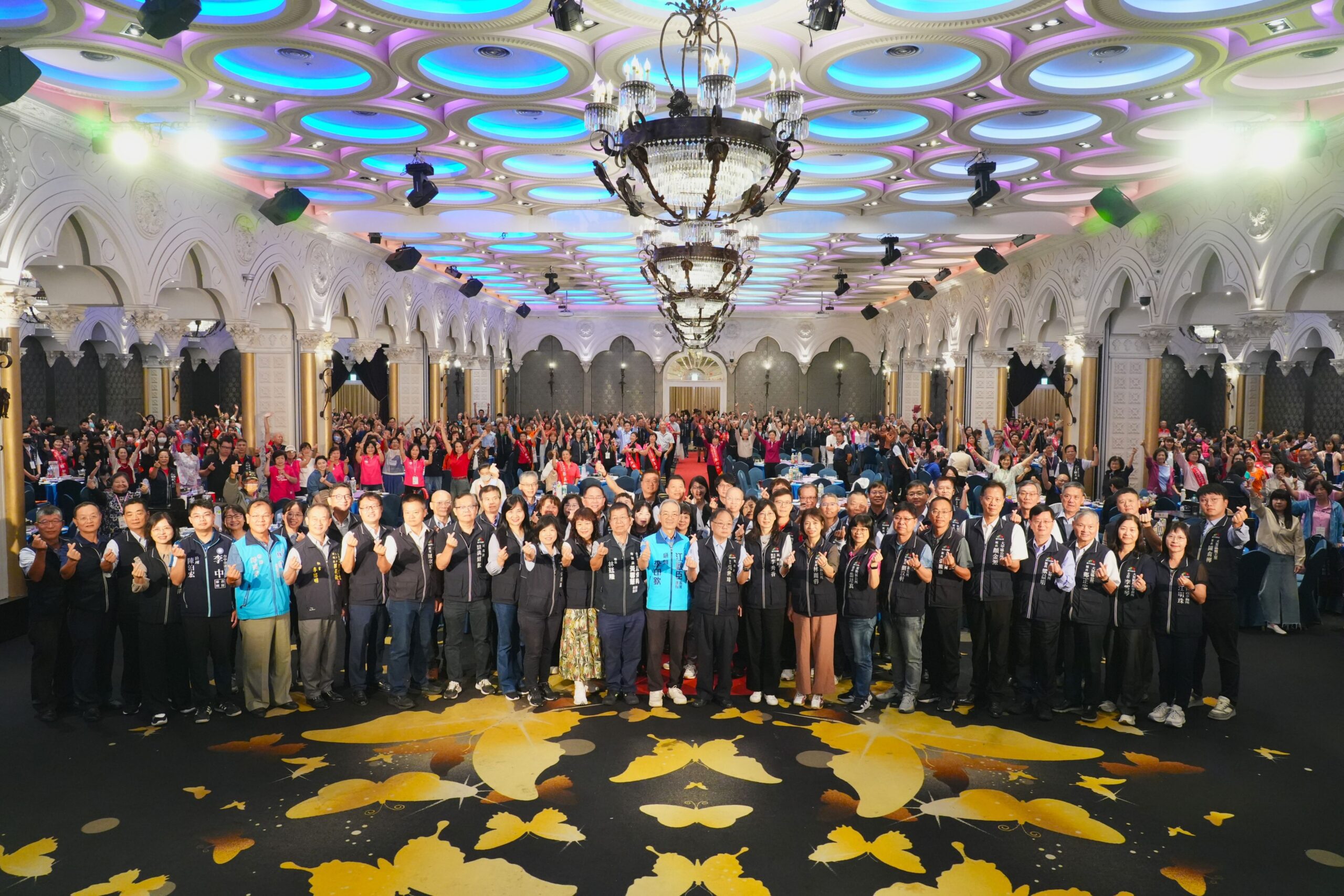 從青春到白髮都閃耀! 中市府表揚216位民政志工 民政局長:感謝共創城市幸福力 從青春到白髮都閃耀! 中市府表揚216位民政志工 民政局長:感謝共創城市幸福力