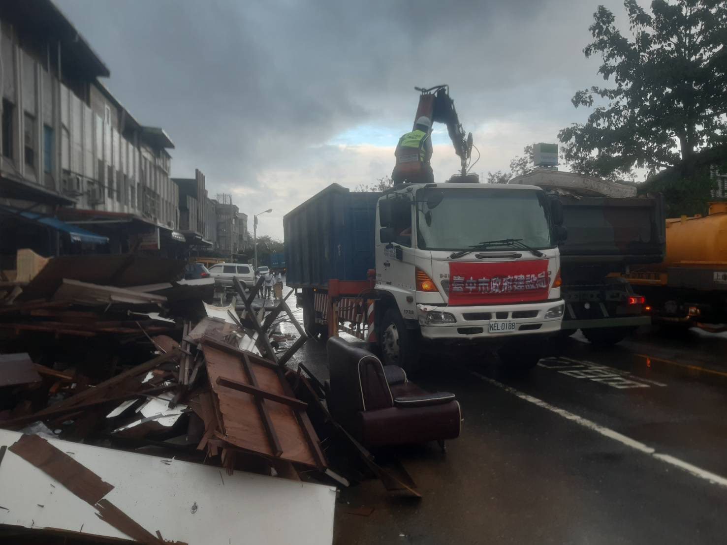 深入蘇澳災區火速馳援 　「台中隊」現場搶修畫面曝光