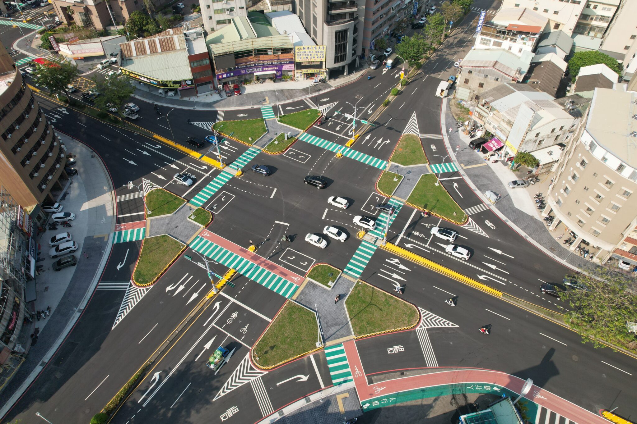 人行道適宜性飆升至83%！　中市人本交通改善績效再創巔峰！