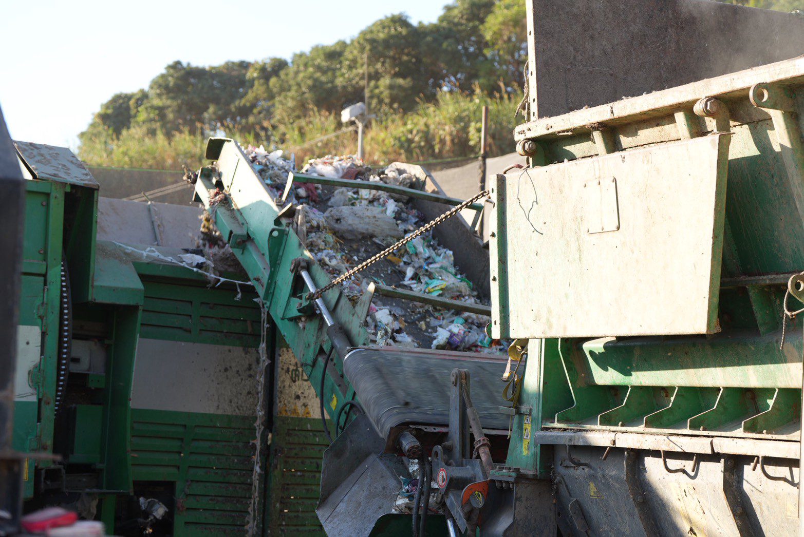 中市環保局啟動分選打包計畫　大里掩埋場裸露垃圾加速清除、改善環境品質