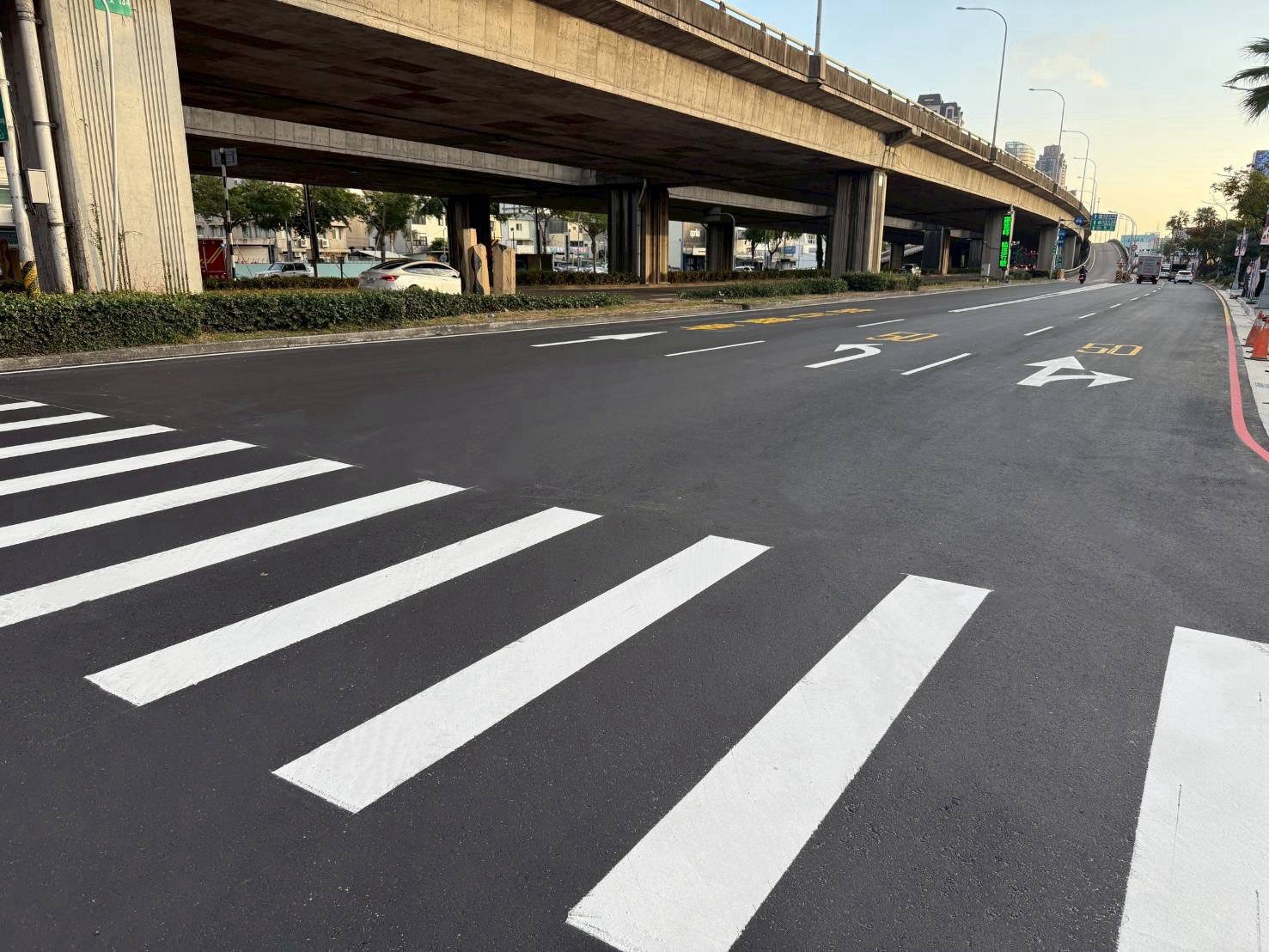 配合年末大型活動交通需求 中市完成環中路南向道路燙平