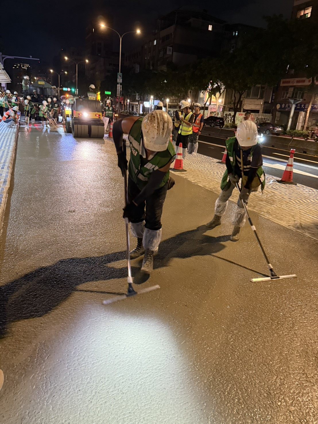 半剛性路面技術交流觀摩會　日本專家來臺技術指導　打造更堅韌的道路未來