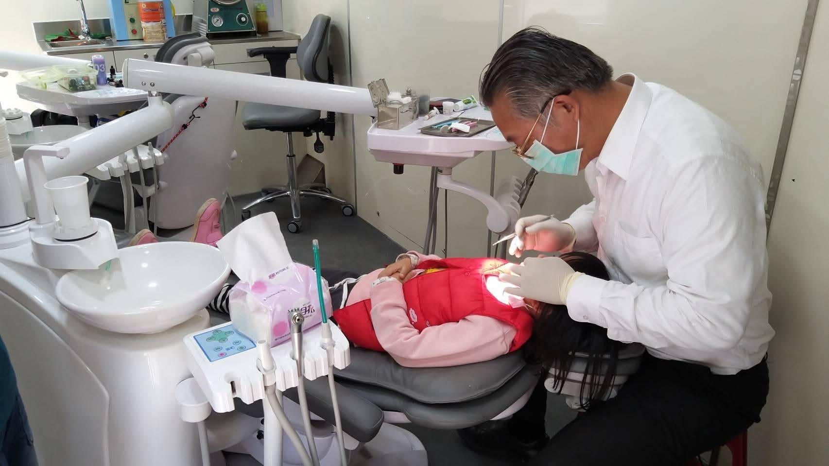 嘉義縣牙科醫療覆蓋率達100% 專車深入偏鄉守護口腔健康 嘉義縣牙科醫療覆蓋率達100% 專車深入偏鄉守護口腔健康