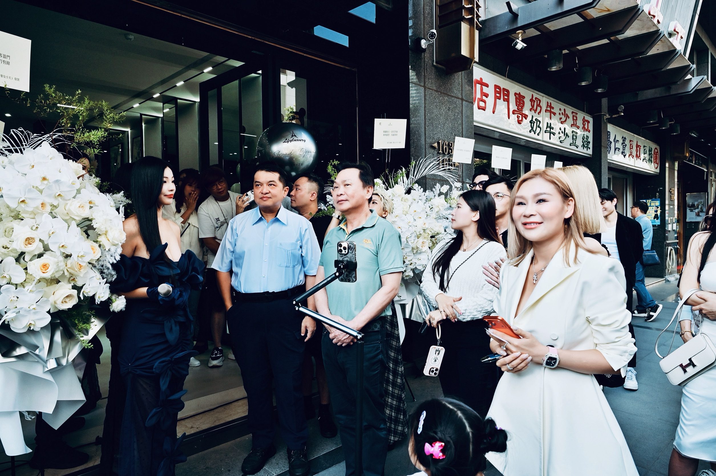 拉法葉二手名牌南台灣旗艦店,千款精品包現貨展示。讀者提供