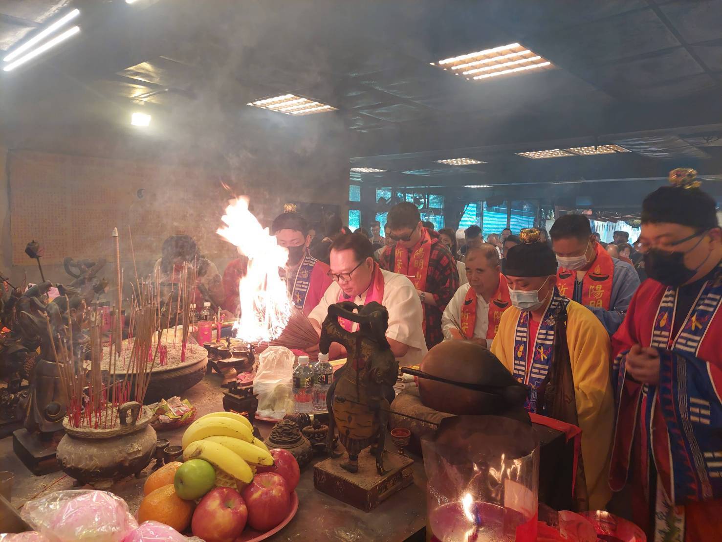 封神熱潮爆紅　台灣年輕人湧入陽明山姜太公道場參拜