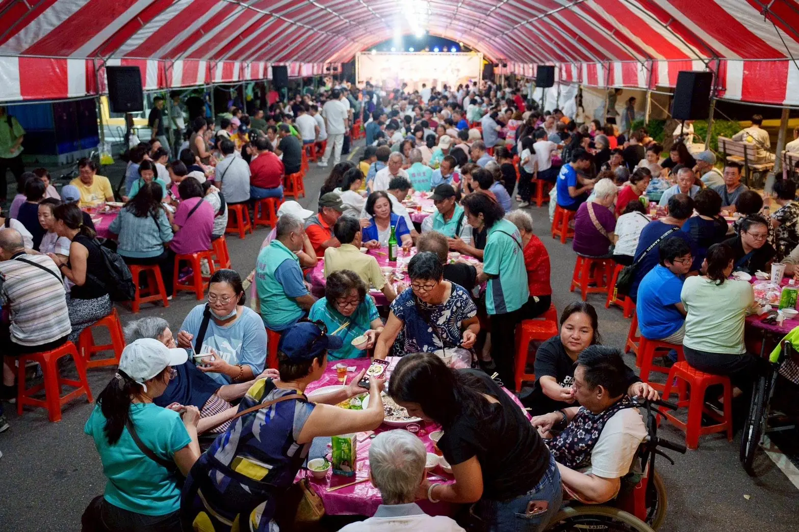 台北大橋頭文化祭登場　戲棚下辦桌重溫米食人情味